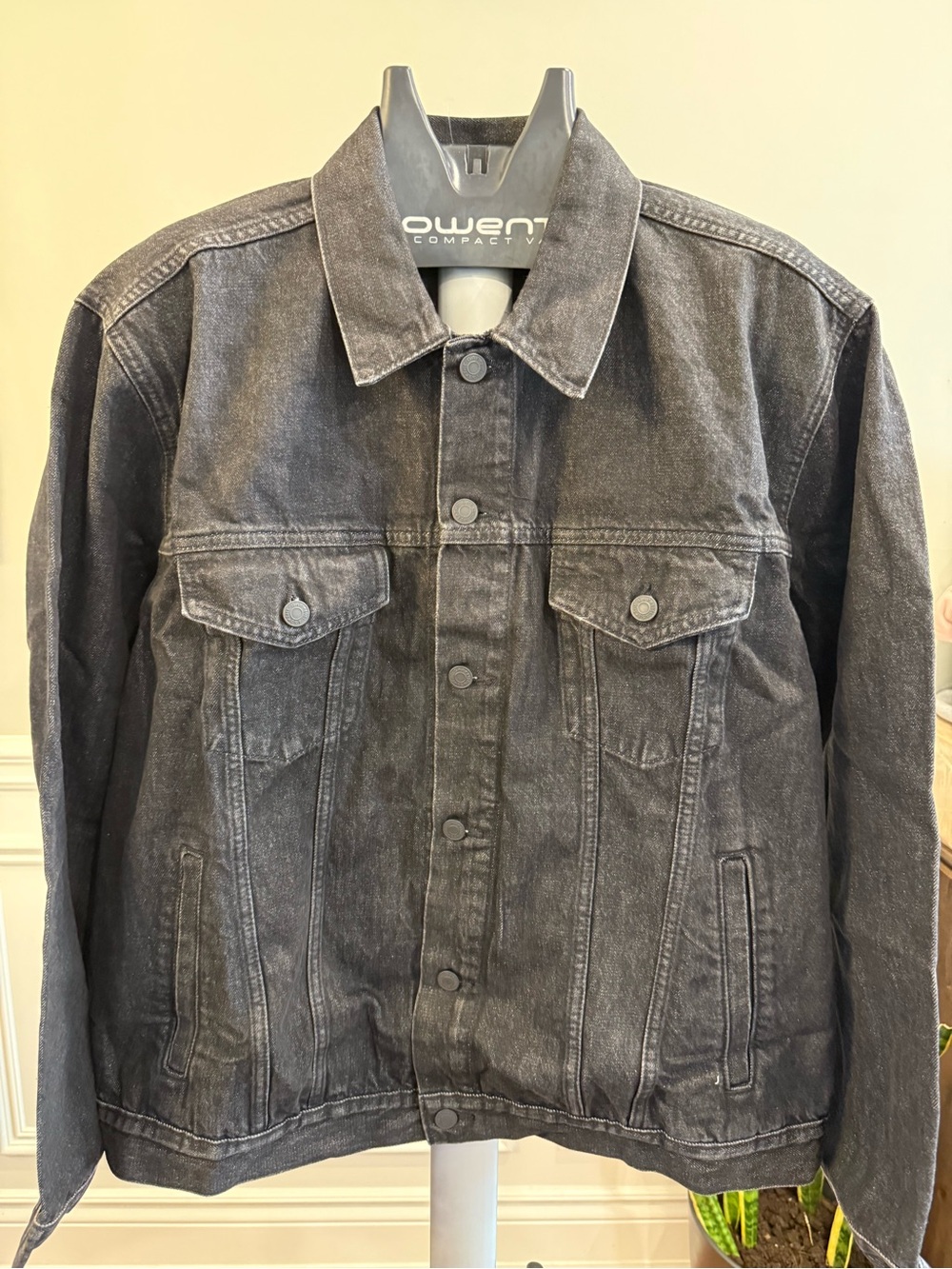 GAP NWT Classic Icon Black Washed Denim Trucker Jacket XL